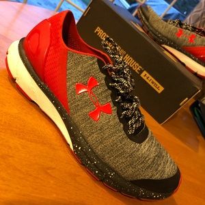 Under Armor Charged Escape Sneakers Men’s size 8